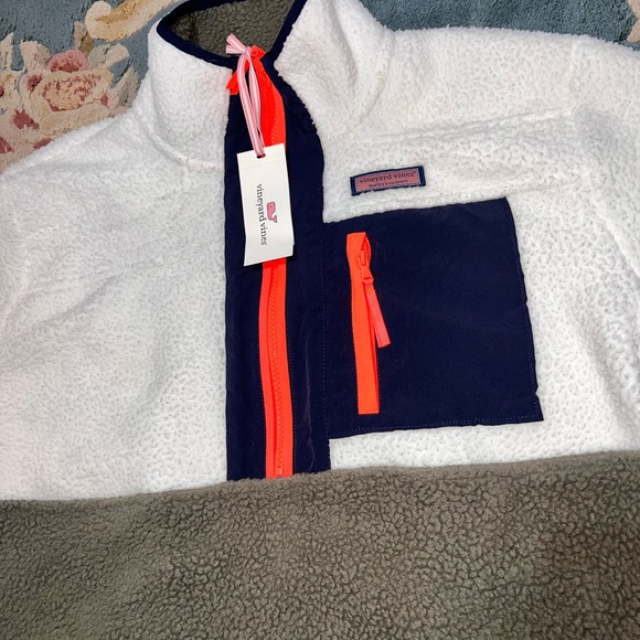 Vineyard Vines Jackets & Blazers - NWT Vineyard Vines Sherpa Color Blocked SuperShep